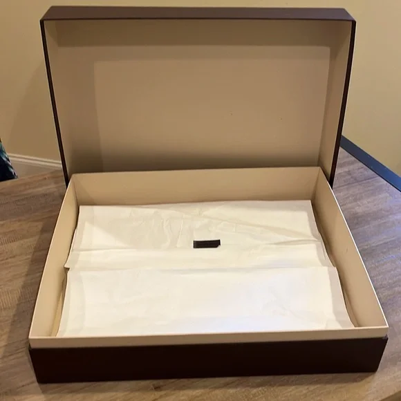 Louis Vuitton Box - Picture 2 of 12